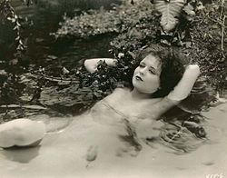 164clara_bow_in_hula1